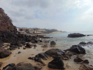 Pocztówka z nad Oceanu. Lanzarote &#8211; grilowanie na wulkanie &#8211; winnice na zastygłej lawie.