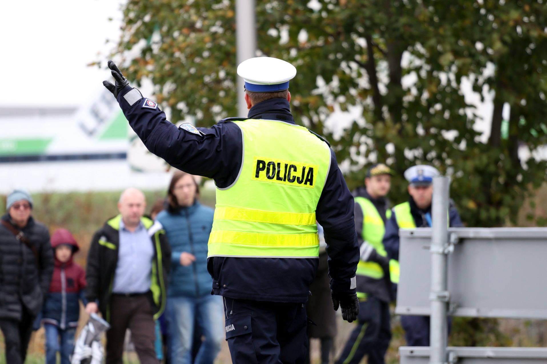 Opole-Półwieś: policjanci eskortowali rodzącą kobietę do szpitala