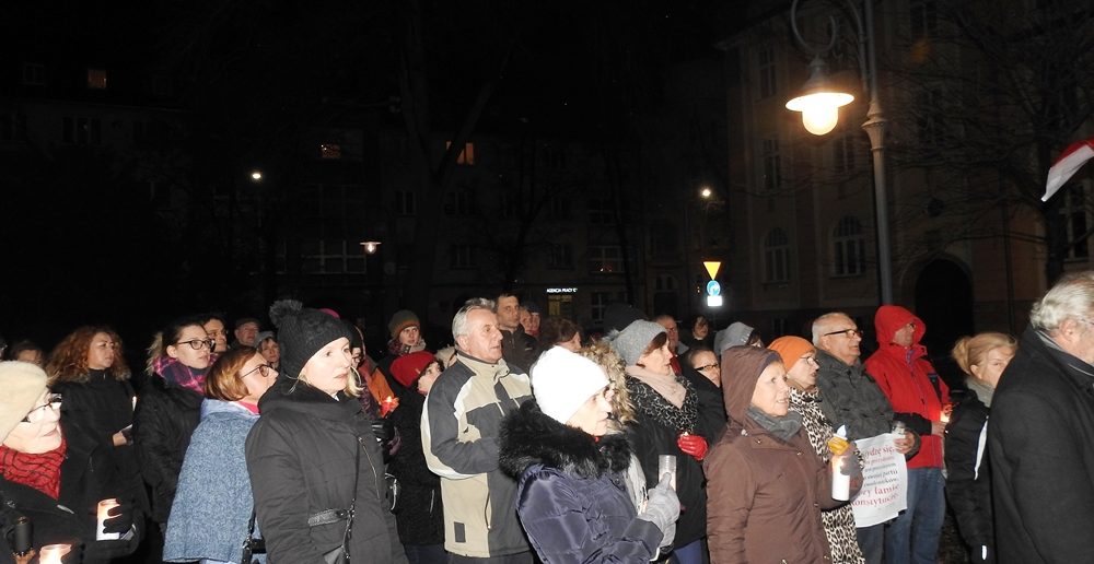 Wolne sądy, wolne wybory, wolna Polska” – kolejny protest na Placu Daszyńskiego w Opolu