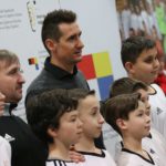 Miroslav Klose przyjechał do Chrząstowic. Spotkał się z młodymi piłkarzami [ZDJĘCIA]