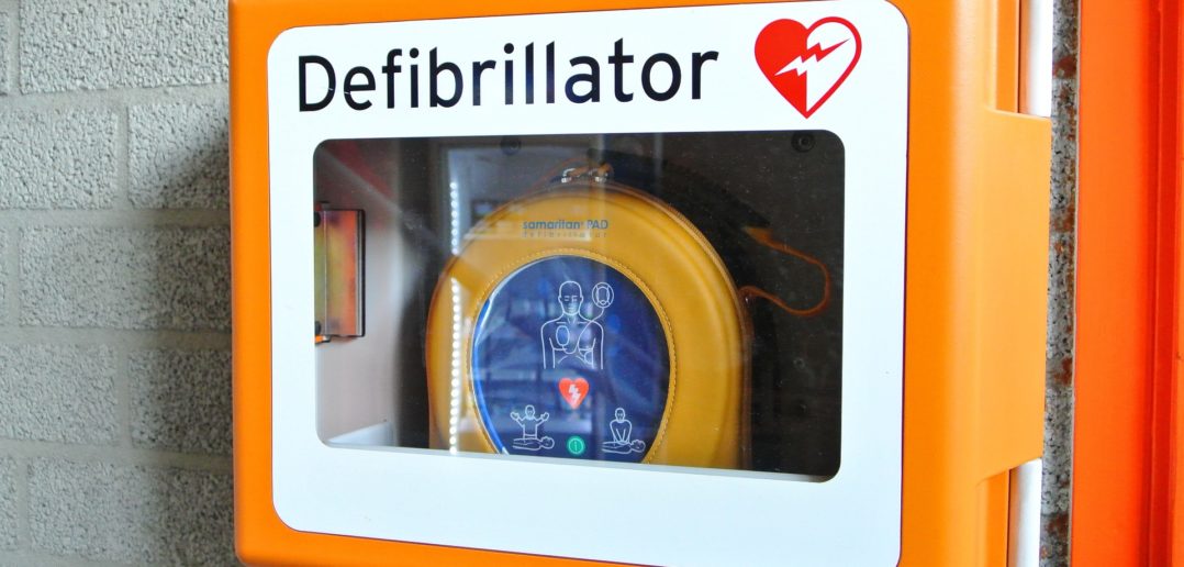 Zbiórka na AED w Dobrzeniu Wielkim nabiera tempa