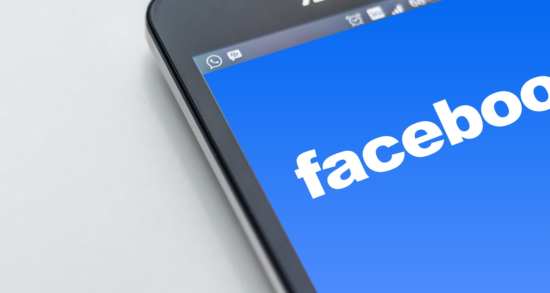 Brak cenzury i weryfikacji treści na Facebooku i Instagramie? Jakie zmiany wprowadzi Zuckerberg?