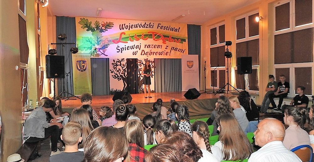 XIX Wojewódzki Festiwal Artystyczny „Liść Dębu” jeszcze w sobotę. Dąbrowa zaprasza