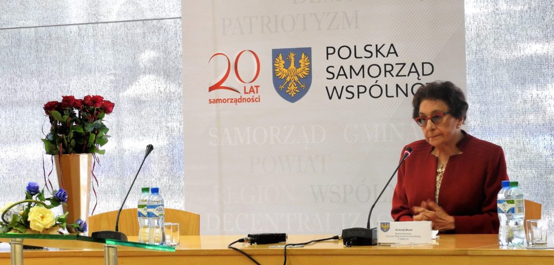 Prof. Dorota Simonides z okazji 20-lecia samorządności