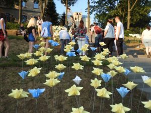 400 Kwiatów Niepodległości na skarpie uniwersyteckiej