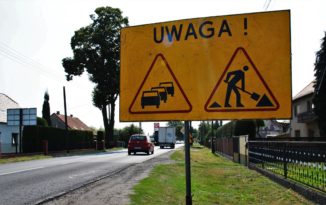 Prace drogowe w Dobrzeniu Małym