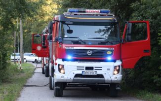 Pożar obok torów między Dobrzeniem Wielkim a Brzeziem [ZDJĘCIA]