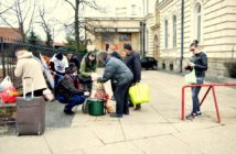 „Jedzenie zamiast bomb”. Społecznicy będą rozdawać ciepłe posiłki potrzebującym