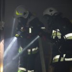 Pożar kościoła szachulcowego podczas próby chóru był scenariuszem ćwiczeń strażackich w Radomierowicach [GALERIA, AUDIO]