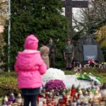 1 listopada. Tysiące osób na cmentarzu w Opolu-Półwsi [ZDJĘCIA]