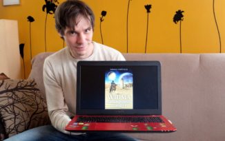Opolanin napisał książkę w klimacie westernu i fantasy. Pomóżmy mu ją wydać! Opolanin napisał książkę w klimacie westernu i fantasy. Pomóżmy mu ją wydać!