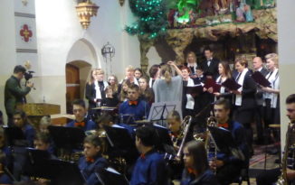 Chrząstowice. Chór Canticum Novum zorganizował koncert kolęd Chrząstowice. Chór Canticum Novum zorganizował koncert kolęd