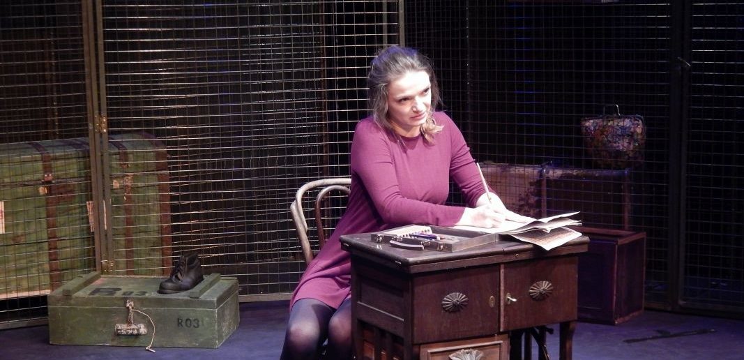 Premiera &#8222;Dziennika Anne Frank&#8221; w OTLiA w Opolu. Reżyser: &#8222;O tej historii trzeba mówić. Ona nie może się powtórzyć&#8221; [WIDEO, ZDJĘCIA]