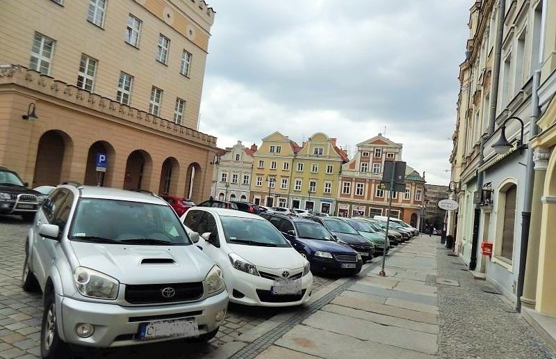 Mieszkańcy chcą zmiany w organizacji ruchu na Starym Mieście w Opolu. Znamy wyniki ankiety [WIDEO]
