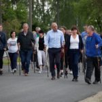 Dobrzeński marsz nordic walking był kolejną odsłoną projektu „Dobrze(ń) być aktywnym!” [GALERIA, AUDIO]