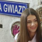 Roksana Węgiel odcisnęła dłonie w Opolskiej Alei Gwiazd: &#8222;Miałam marzenia, które się spełniły&#8221; [WIDEO, ZDJĘCIA]