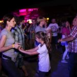 Taneczne powitanie lata w Krasiejowie – bawiło się kilkaset osób [GALERIA]
