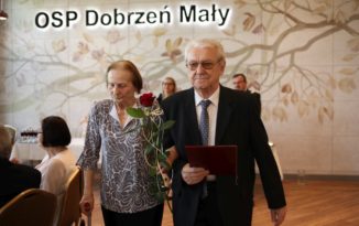 Taki staż należy doceniać! Długoletnie małżeństwa z gminy Dobrzeń Wielki uhonorowane [GALERIA]