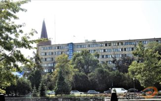 Awantura na bramce. Poseł Janusz Sanocki wyrzucony z opolskiego Urzędu Wojewódzkiego Awantura na bramce. Poseł Janusz Sanocki wyrzucony z opolskiego Urzędu Wojewódzkiego