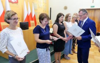 Kolejny awans zawodowy za nimi. Mamy 258 nowych nauczycieli dyplomowanych [ZDJĘCIA, WIDEO]