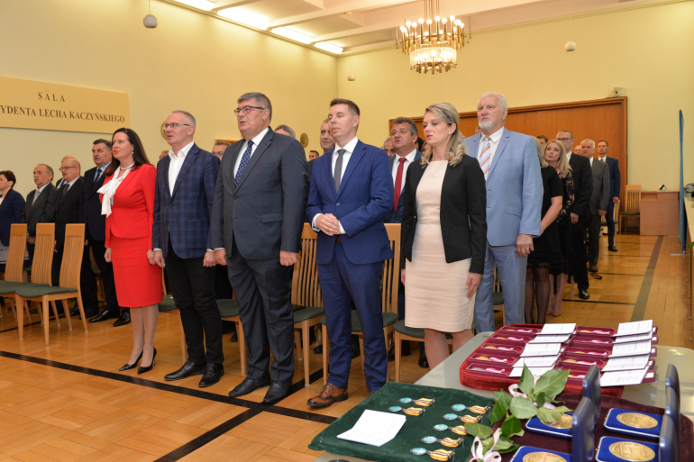 Pracowników Elektrowni PGE uhonorowano odznaczeniami, medalami i listami gratulacyjnymi