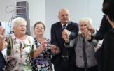 Społeczeństwo. Marszałkowie i posłowie poszli w tany z seniorkami [ZDJĘCIA]
