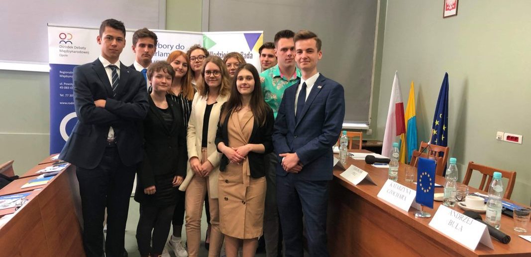 Młodzieżowa Rada Miasta Opola zaprasza rówieśników na debatę i wybory