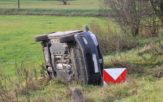 Chróścice. Samochód wypadł z drogi na „Złotym Rogu”