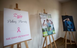 Pokonały nowotwór i dziś współtworzą sztukę – w Namysłowie otwarto wystawę bodypaintingową [GALERIA, AUDIO]