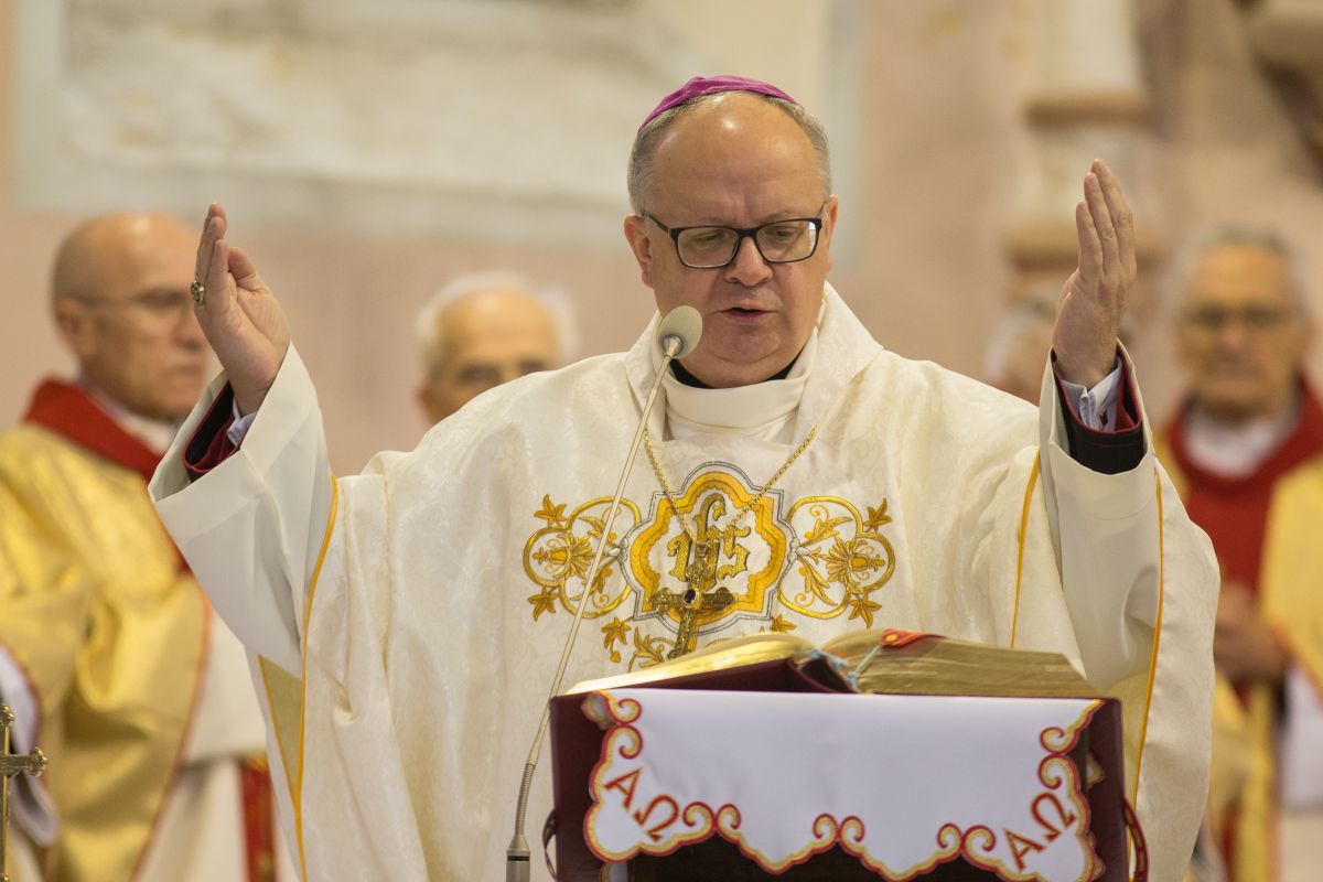 Msza przez internet tylko na żywo – nowy dekret biskupa opolskiego