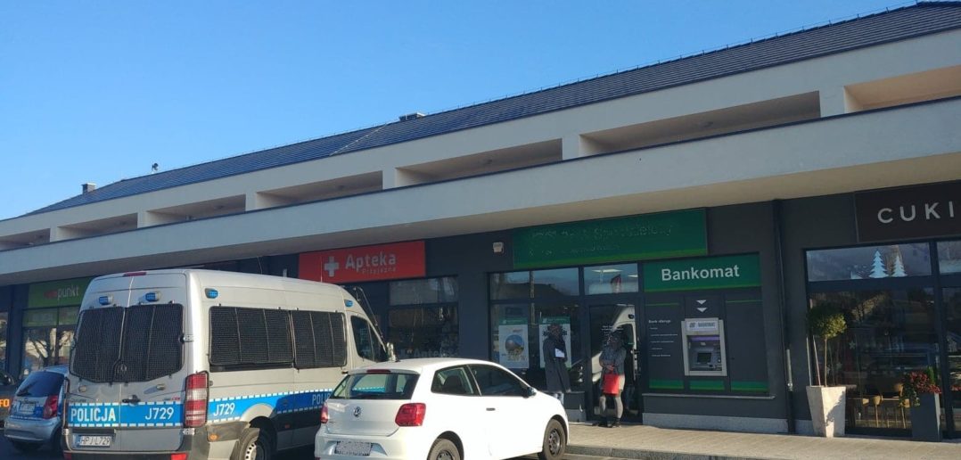 Napad na bank w Opolu. Mężczyzna groził nożem pracownikom
