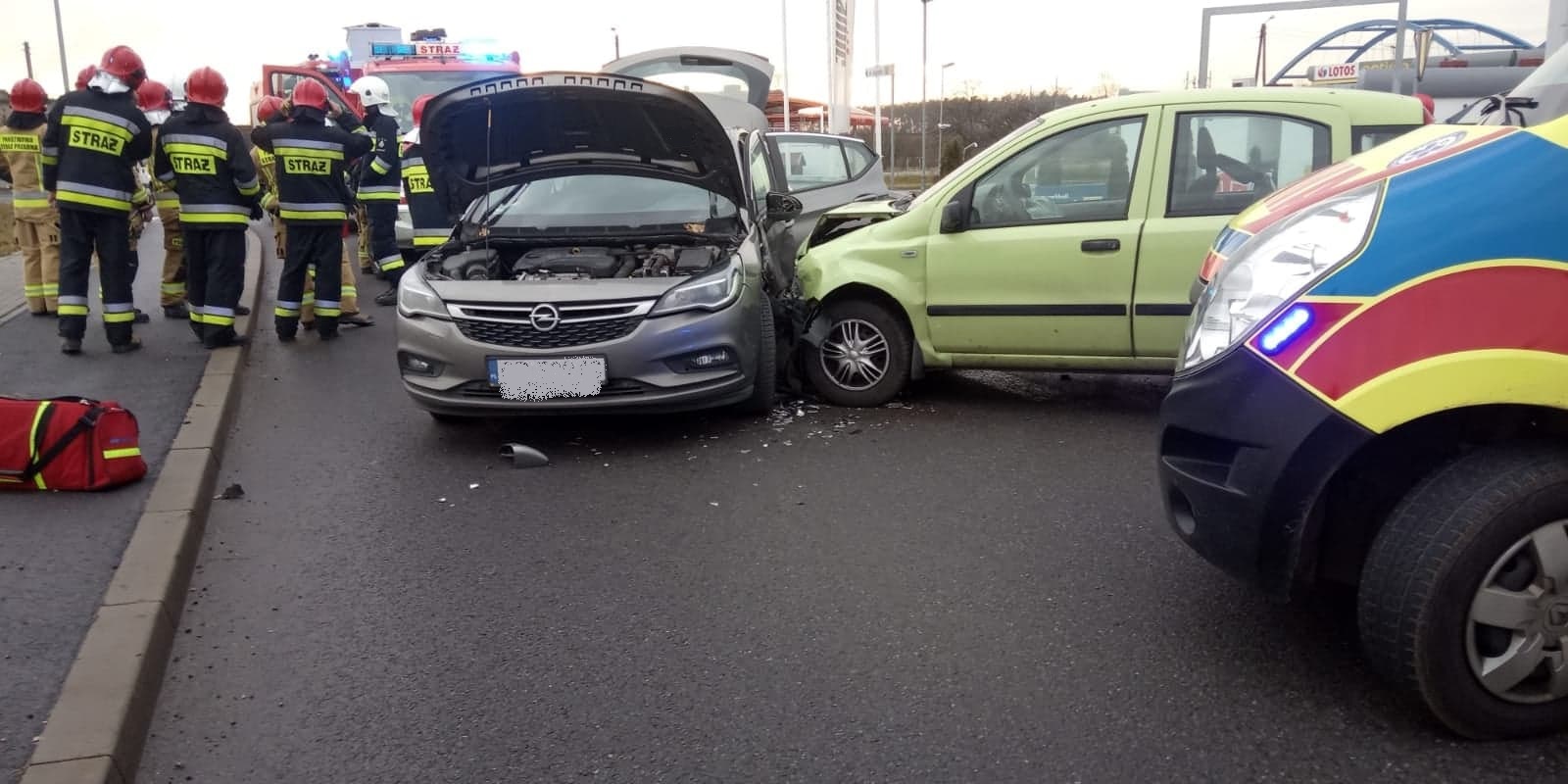 Wypadek w Opolu-Czarnowąsach: zderzenie dwóch samochodów