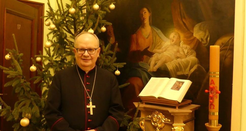 Biskup opolski Andrzej Czaja złożył życzenia na Boże Narodzenie [WIDEO]