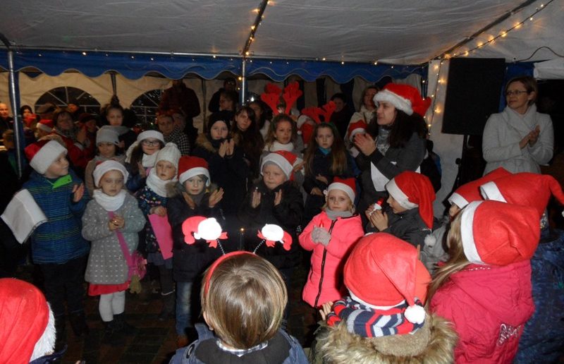 Jarmark świąteczny w Krasiejowie przyciągnął tłumy