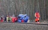 Nowa Schodnia. Zderzenie ciężarówki z pociągiem, nie żyje kierowca tira