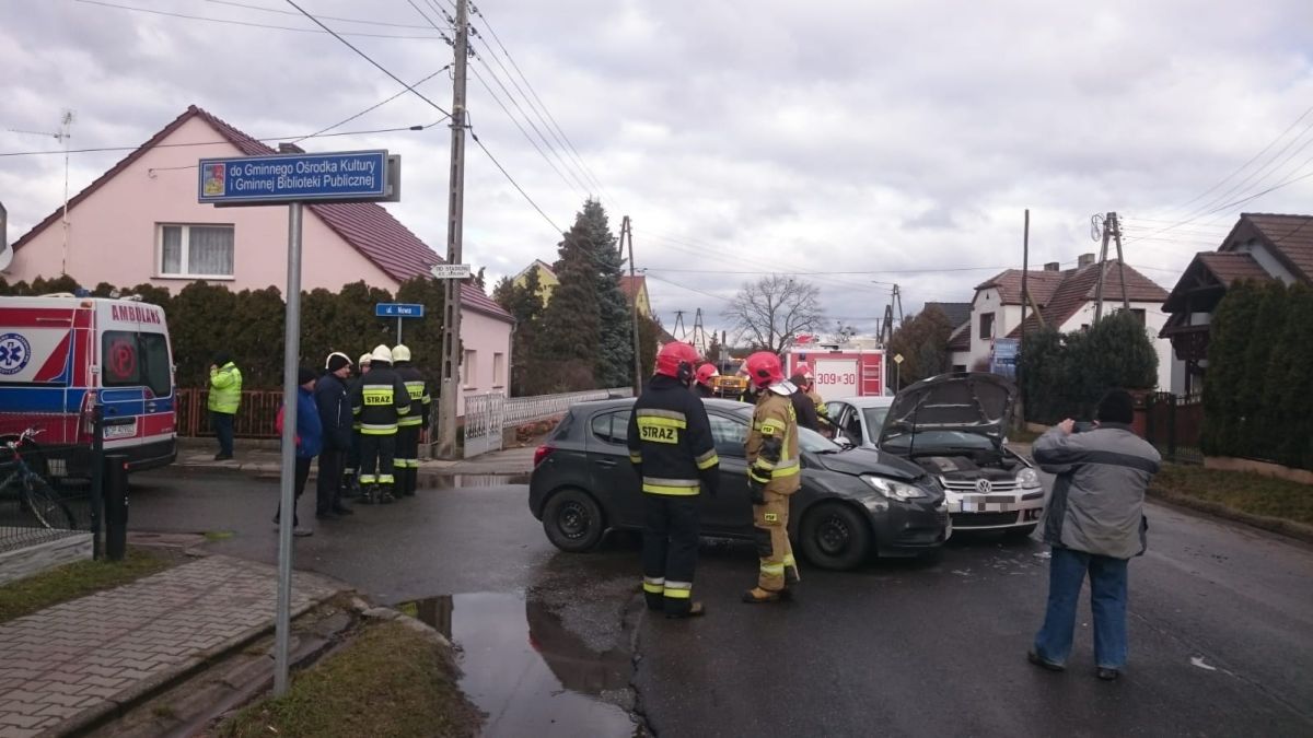 Wypadek w Tarnowie Opolskim. Kierowca nie udzielił pierwszeństwa przejazdu