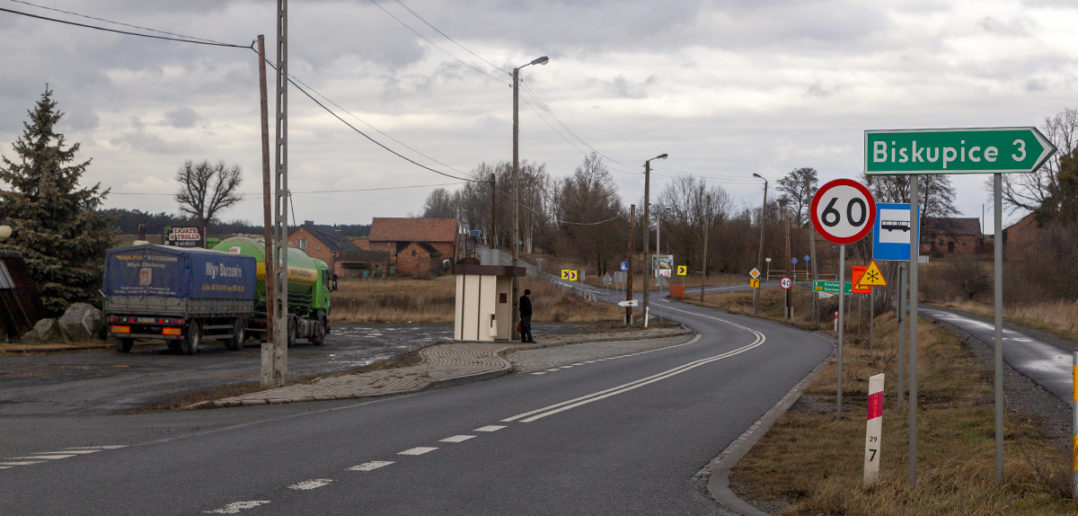 Będzie bezpieczniej na drodze z Olesna do Boroszowa. Remont 2-kilometrowego odcinka DW 487