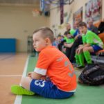 Uczniowie szkół podstawowych zagrali w piłkę halową w Dąbrowie [GALERIA]