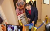Rodzina zastępcza odebrała klucze do wyremontowanego mieszkania [WIDEO, ZDJĘCIA]