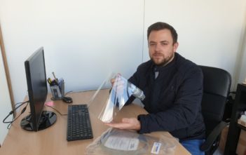 Firma z Opola produkuje przyłbice osłonowe na twarz