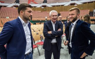 Koronawirus. Opolska fundacja Kuby Błaszczykowskiego zaopatrzy szpitale w maseczki Koronawirus. Opolska fundacja Kuby Błaszczykowskiego zaopatrzy szpitale w maseczki