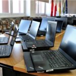 Koronawirus. Gmina Dobrzeń Wielki kupiła laptopty dla uczniów