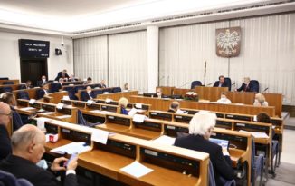 Senat podjął uchwałę wzywającą Rząd Rzeczypospolitej Polskiej do natychmiastowego wprowadzenia stanu klęski żywiołowej na całym terytorium Państwa Polskiego Senat podjął uchwałę wzywającą Rząd Rzeczypospolitej Polskiej do natychmiastowego wprowadzenia stanu klęski żywiołowej na całym terytorium Państwa Polskiego