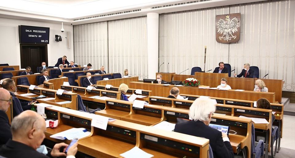 Senat podjął uchwałę wzywającą Rząd Rzeczypospolitej Polskiej do natychmiastowego wprowadzenia stanu klęski żywiołowej na całym terytorium Państwa Polskiego