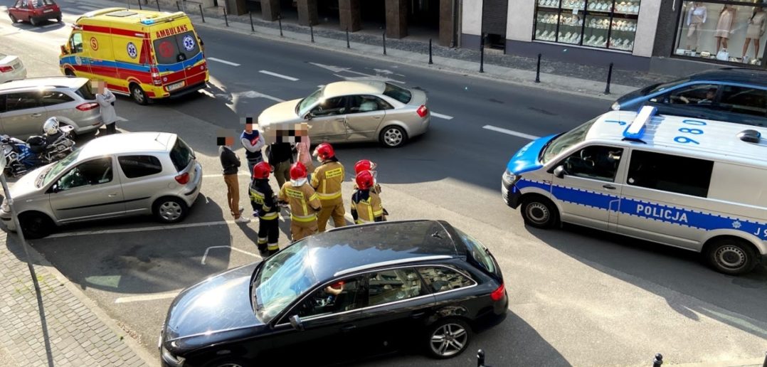 Opole. Audi zderzyło się z motocyklem BMW, poszkodowany motocyklista