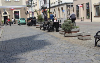 Problem. Bezrobocie rośnie, a ofert pracy jest prawie o połowę mniej Problem. Bezrobocie rośnie, a ofert pracy jest prawie o połowę mniej