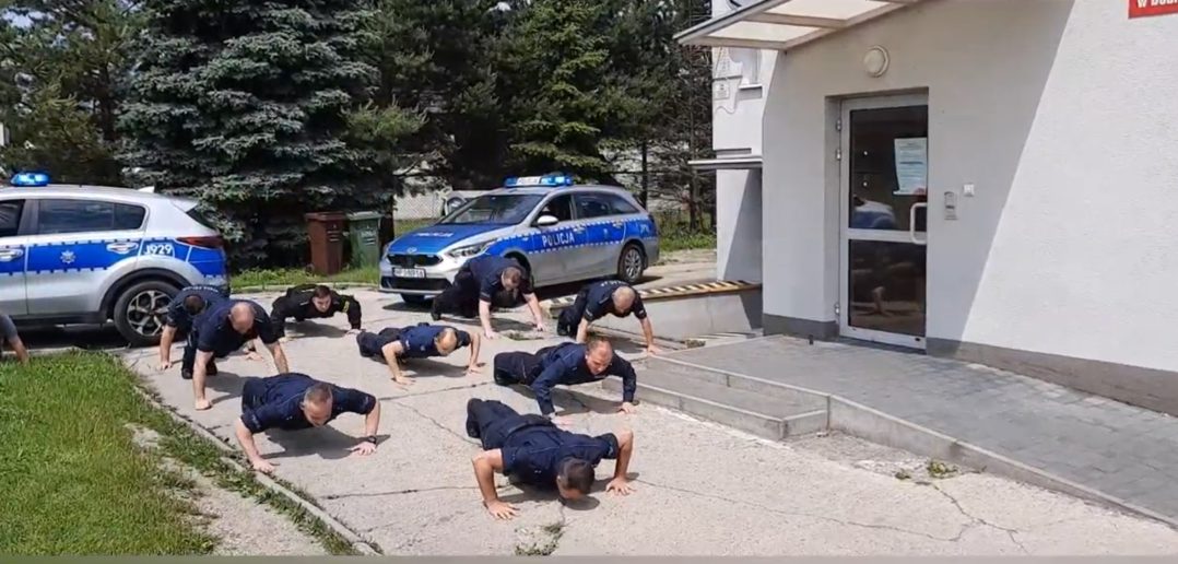 Komisariat Policji w Dobrzeniu Wielkim dołączył do #GaszynChallenge