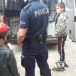 „Bezpieczne i aktywne wakacje” policjanci z Krapkowic spotkali się z dziećmi