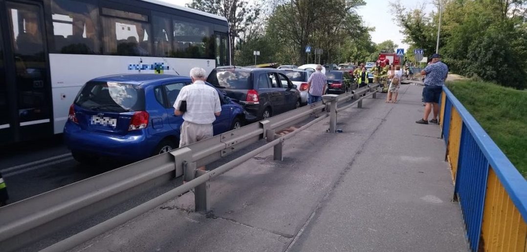 Opole. Pięć samochodów zderzyło się na ulicy Wrocławskiej