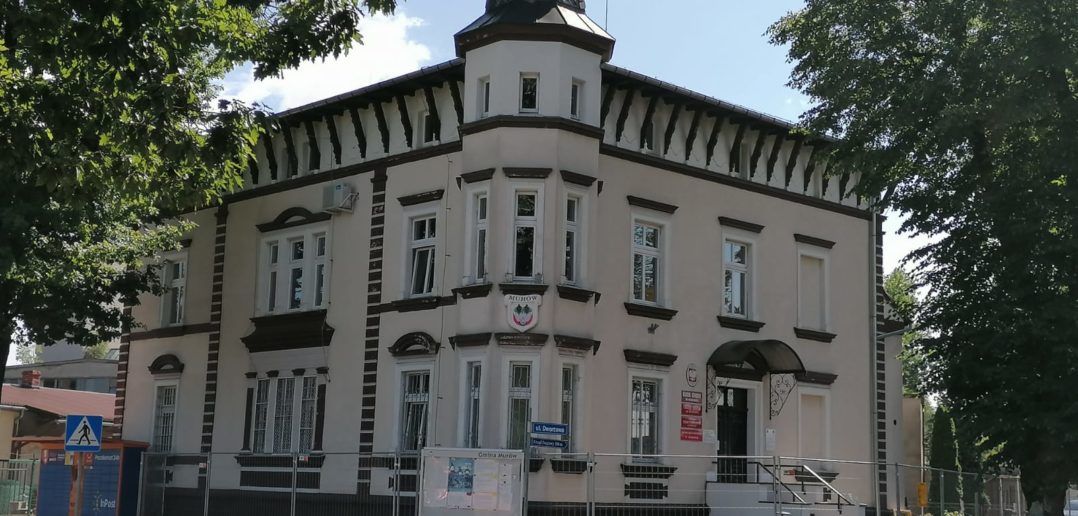 Remont Urzędu Gminy w Murowie potrwa dłużej, niż planowano